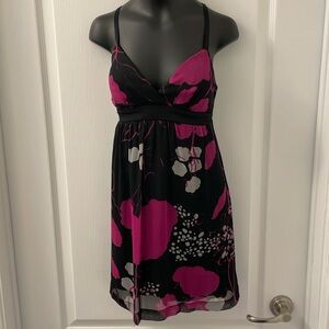 Guess dress pink and white floral on black built in bra with back tie up Sz 0